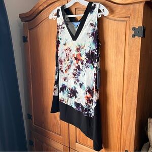 Simply Vera Colorful Sleeveless V-Neck Top
